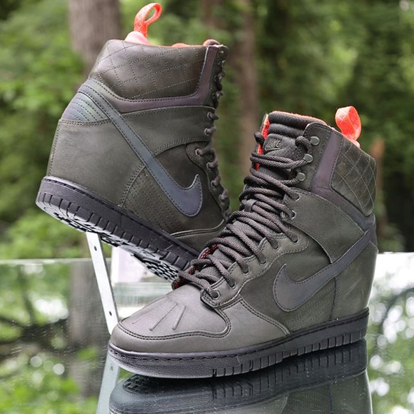 Nike Dunk Sky Hi 2.0 Sneakerboot Women's Size 9.5 - Picture 2 of 16